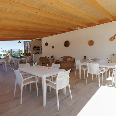 Petra Leccese - Art & Design With Pool بيت ضيافة 3*