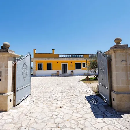 Petra Leccese - Art & Design With Pool 3* جوردينيانو