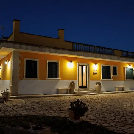 Petra Leccese - Art & Design With Pool جوردينيانو