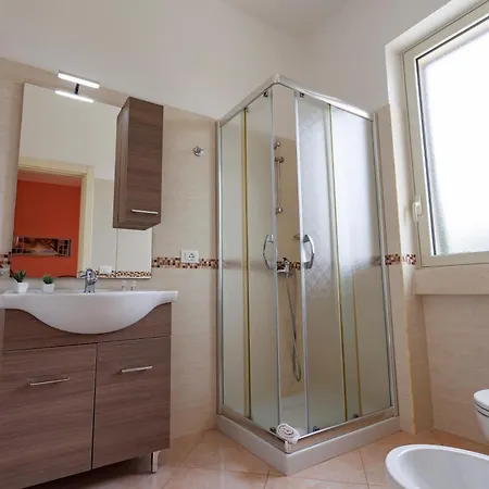 Petra Leccese - Art & Design With Pool بيت ضيافة 3*